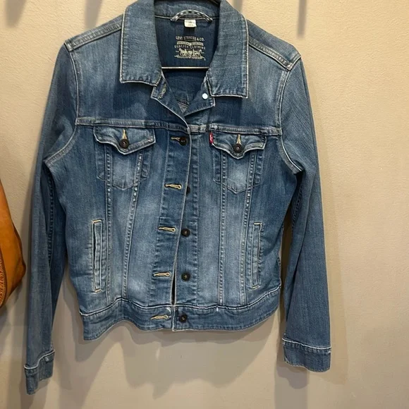 Levi’s Jean jacket - Picture 1 of 6